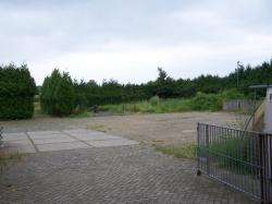 Bedrijfshal en ondergrond zandweg 60a Waardenburg.